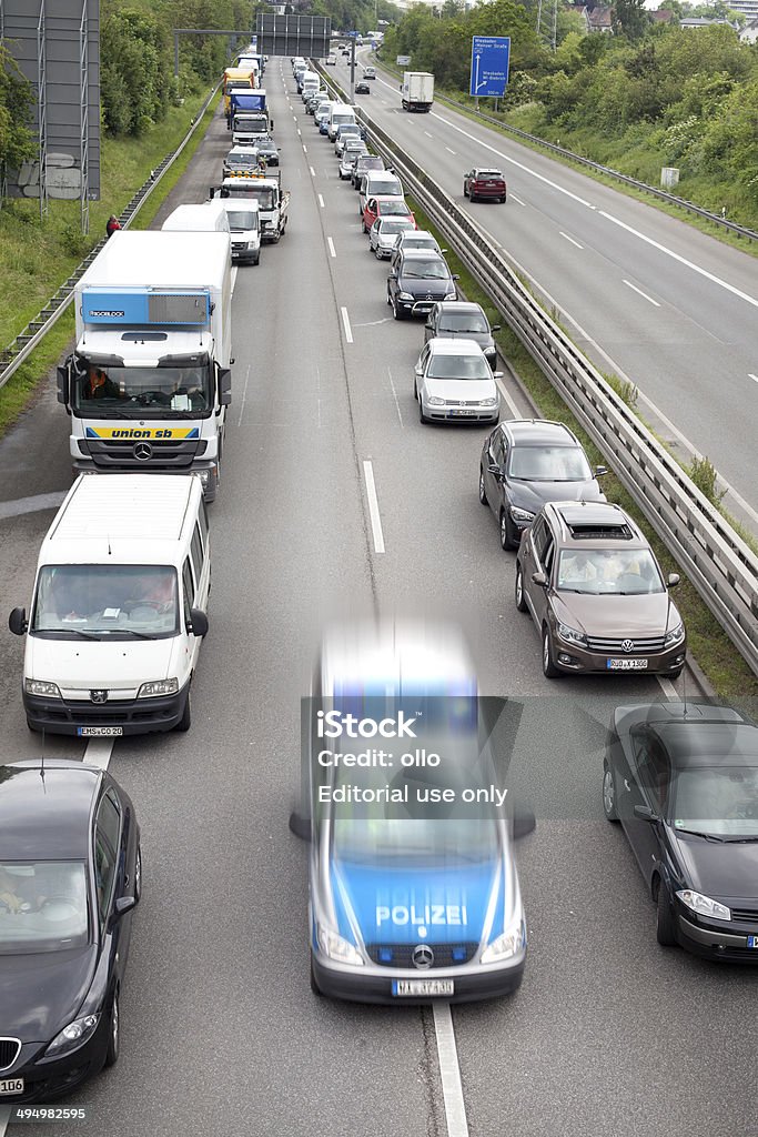 Traffic jam, alemán coche de policía - Foto de stock de Embotellamiento libre de derechos