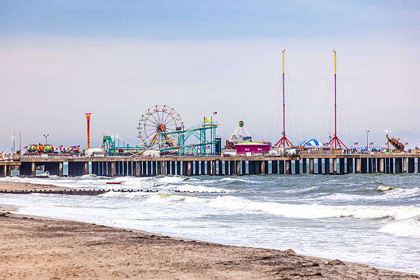 park steel pier amuesment w atlantic city, nj - atlantic city gambling new jersey built structure zdjęcia i obrazy z banku zdjęć