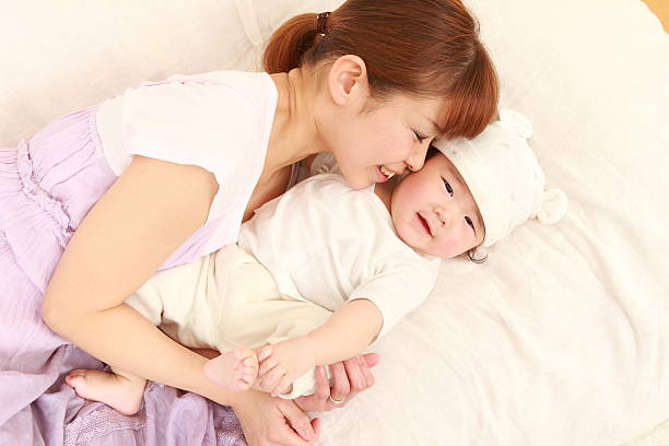 istock Japanese mom and her baby 495008463