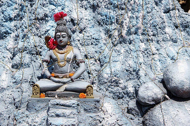 shiva dans penance - shiv bangalore shiva god photos et images de collection