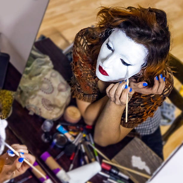 театр make up - make up brush стоковые фото и изображения