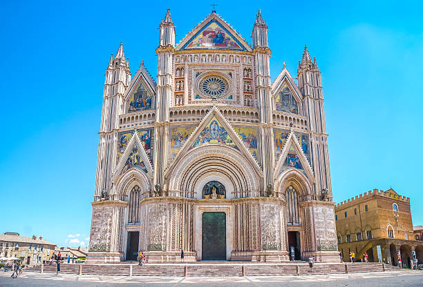 catedral de orvieto (catedral de orvieto), umbria, italia - florence italy italy sky cathedral fotografías e imágenes de stock