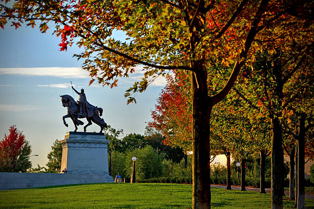 istock King Louis Statue in St. Louis, Missouri 495078032
