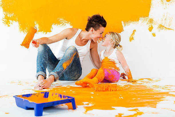 heureux peintres - home improvement home interior painting family photos et images de collection