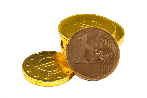 pilha de dinheiro de chocolate - chocolate coins imagens e fotografias de stock