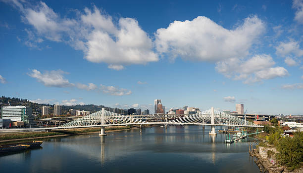 istock Tilikum Crossing Portland Oregon New Bridge Construction Willamette River 495115450