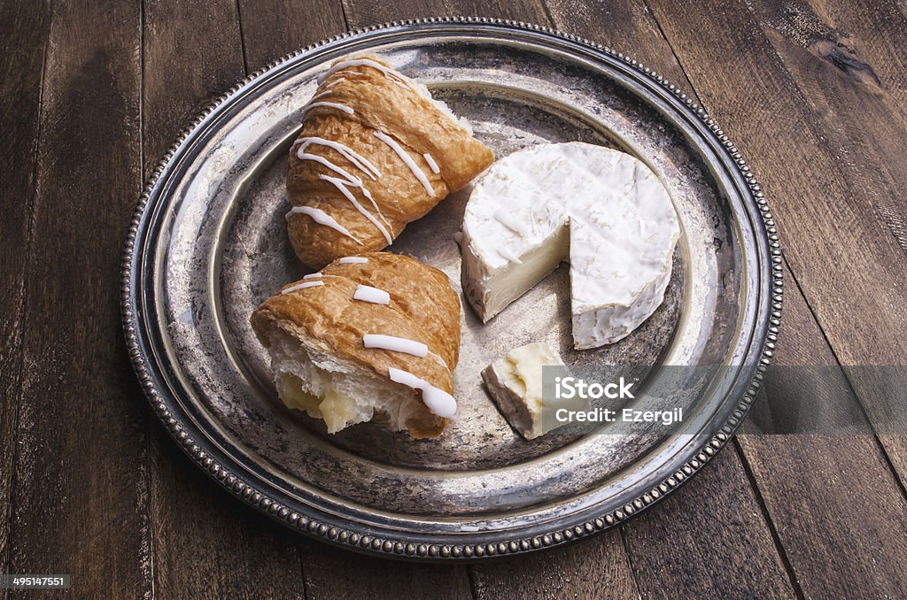 Frühstück mit frischen croissants und camembert - Lizenzfrei Bildhintergrund Stock-Foto