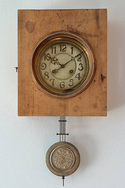 vintage coucou - cuckoo clock clock german culture antique photos et images de collection