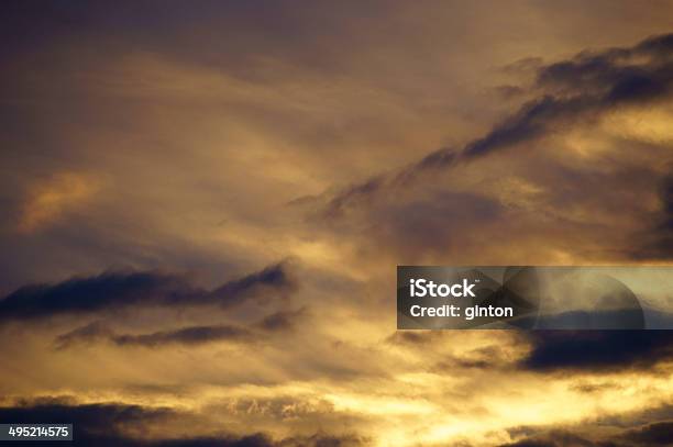 Foto de Pôr Do Sol Dourado e mais fotos de stock de Chuva Torrencial - Chuva Torrencial, Clima, Cloudscape