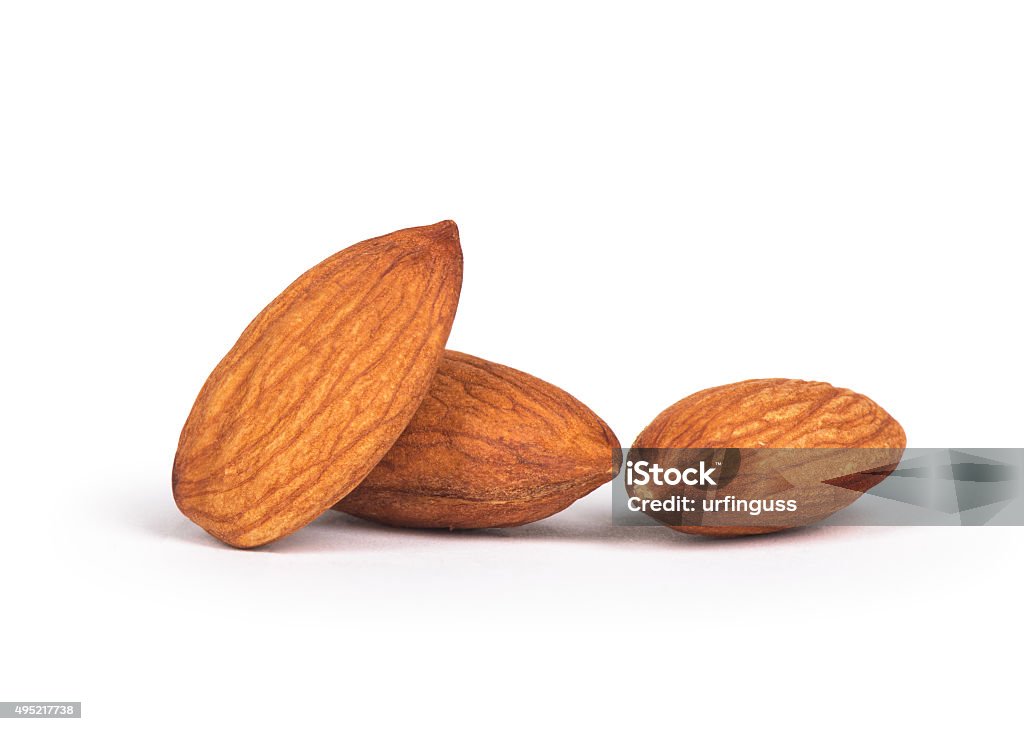 Groupe d'amandes isolé sur blanc - Photo de Amande libre de droits