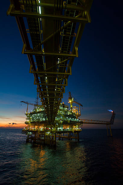 istock Oil and gas platform in the gulf 495241689