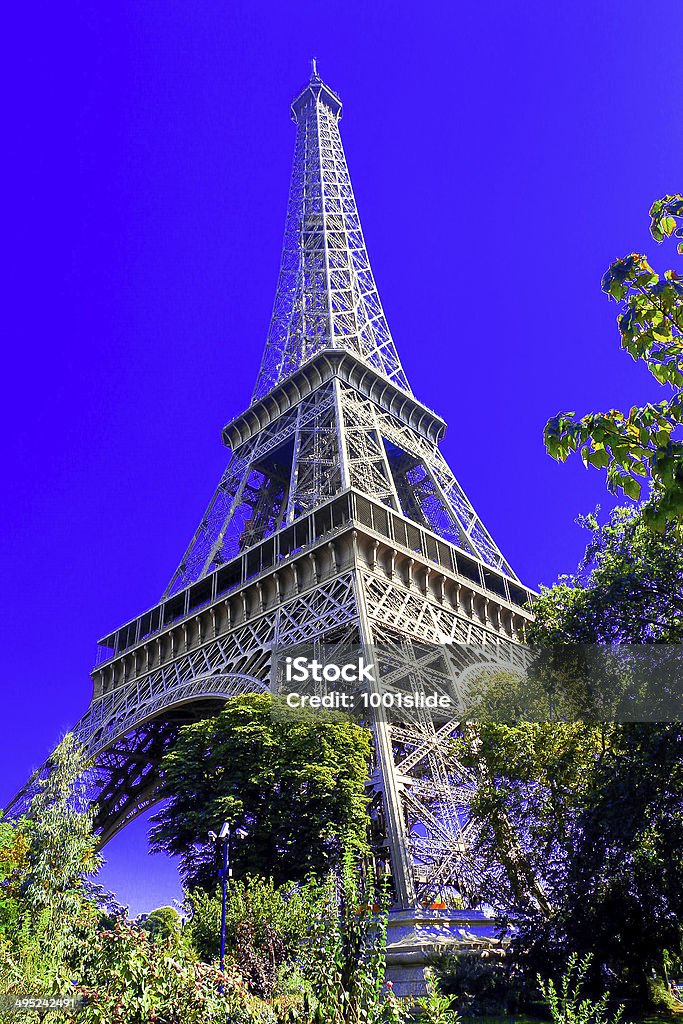 La splendida Torre Eiffel a Parigi - Foto stock royalty-free di Acciaio