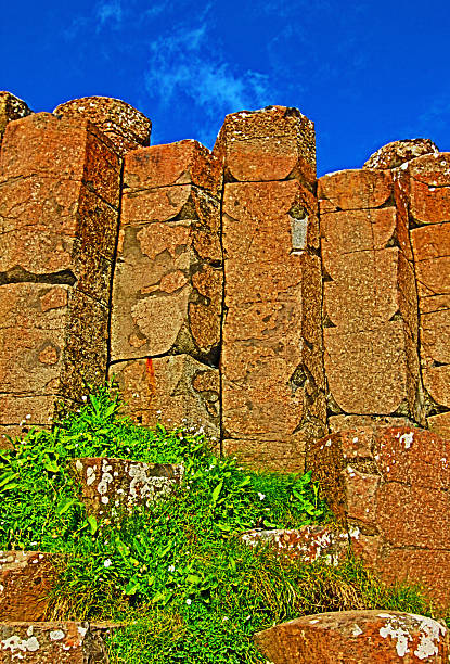 caminho dos gigantes basalto colunas - national trust northern ireland uk rock imagens e fotografias de stock