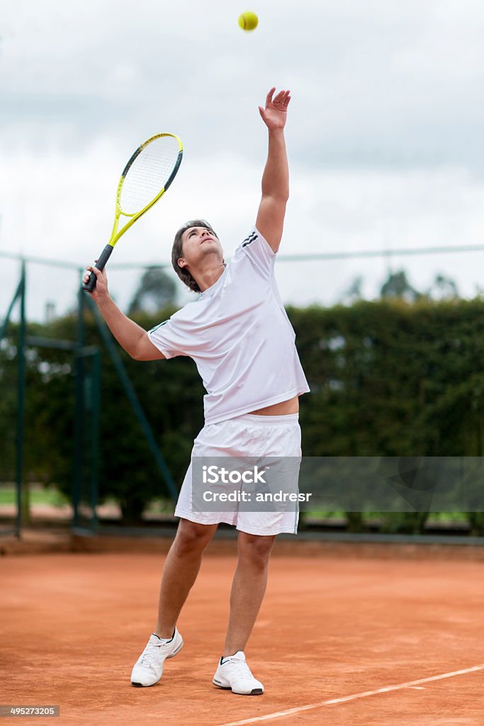 Homem jogando tênis - Foto de stock de Tênis - Esporte de Raquete royalty-free