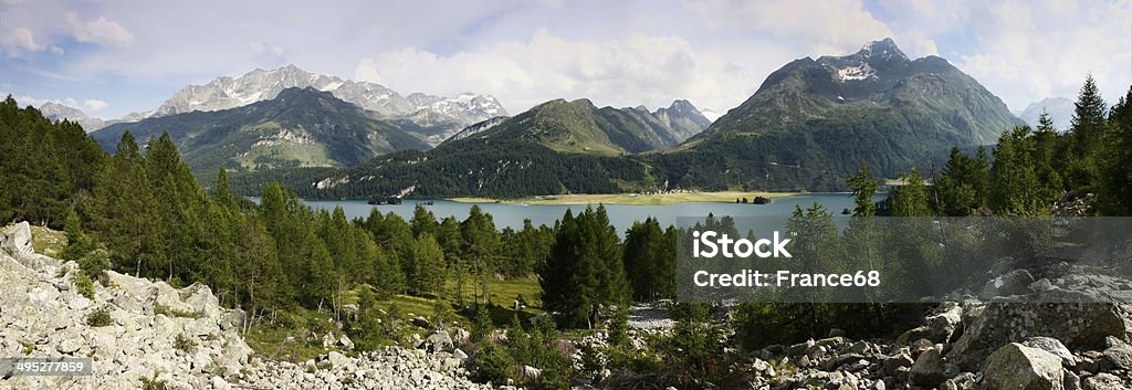 Vue panoramique du Lac Sils. - Photo de Lac Silvaplana libre de droits