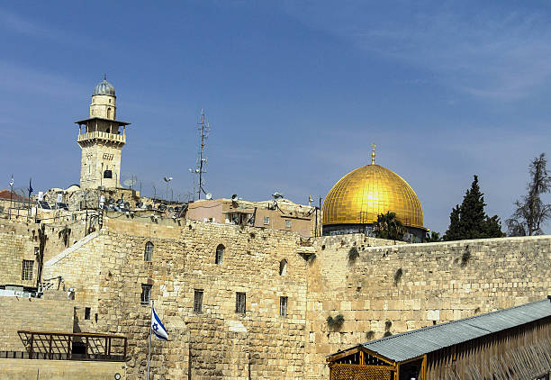 muro del pianto plaza, il monte del tempio, gerusalemme - jerusalem middle the western wall israel foto e immagini stock