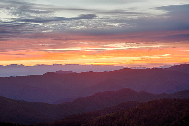 istock Sunrise Over the Smokey Mountains 495293900