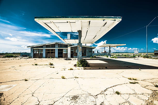 istock Abandoned Gas Station on Route 66, USA 495304487