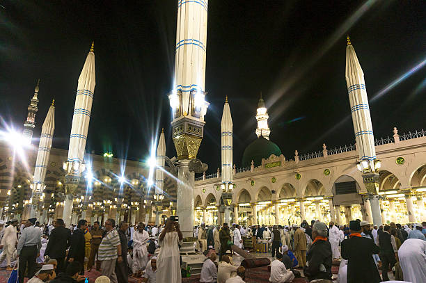 nabawi moschea - koran islam muhammad night foto e immagini stock