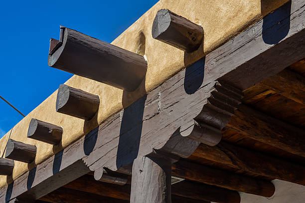 arquitectura del sudoeste de los estados unidos - santa fe new mexico mexico adobe house fotografías e imágenes de stock