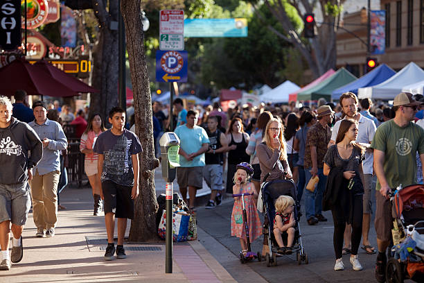 istock Farmers Market Crowd 495340405