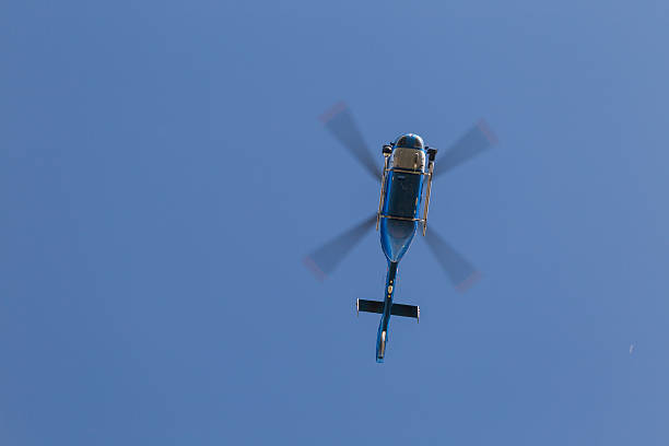 헬리콥터. 하판 보기 - police helicopter 뉴스 사진 이미지