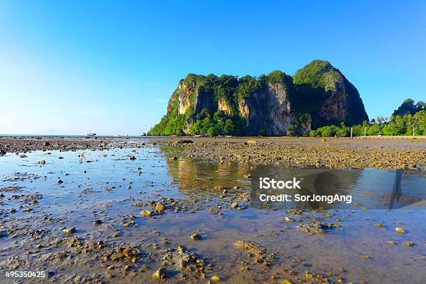 Railey Tailandia Krabi Al Mar Foto de stock y más banco de imágenes de Agua - Agua, Aire libre, Ajardinado