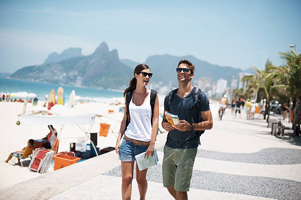 散歩からパラダイス - beach tropical climate holiday couple ストックフォトと画像
