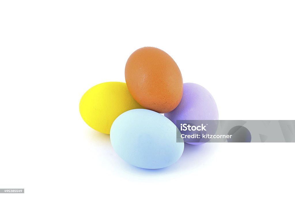 multi color uovo isolato su bianco - Foto stock royalty-free di Abbondanza