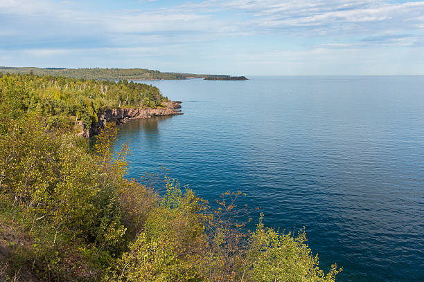istock Lake Superior Autumn Scenic 495391416