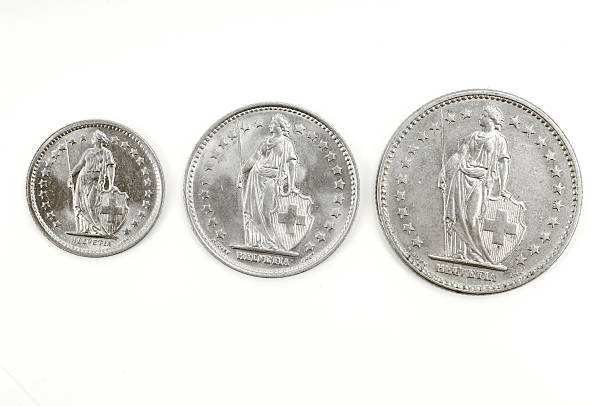 0.5, 1, 2, 스위스 프랑 동전 - swiss currency swiss coin swiss francs franc sign 뉴스 사진 이미지