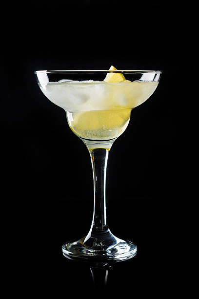istock Cocktail margarita with lemon 495440284