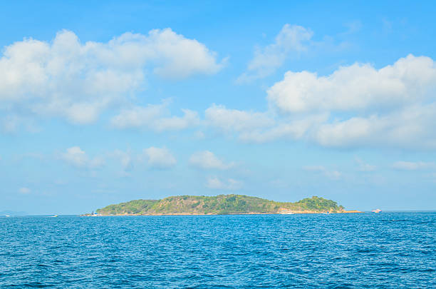 istock Island in Thailand 495472303