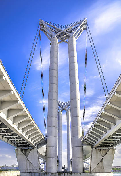 gustave flaubert bridge-rouen, frança - vertical lift bridge imagens e fotografias de stock
