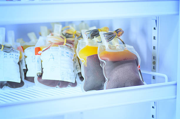 blood pouch in refrigerator - bloedbank stockfoto's en -beelden