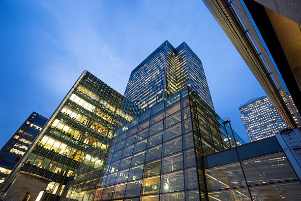 istock Business office building in London, England, UK 495496080