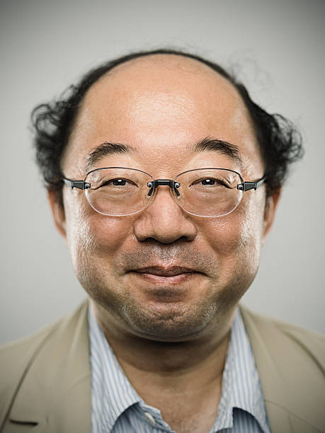 retrato de un hombre feliz real japonés con cabello negro. - portrait human face men overweight fotografías e imágenes de stock