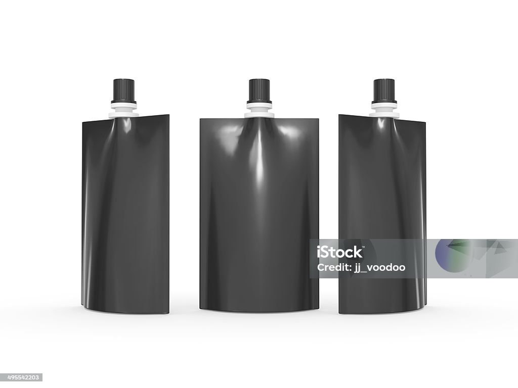 ブラックのジュースバッグに梱包キャップ、クリッピングパス - スタンディングパウチのロイヤリティフリーストックフォト