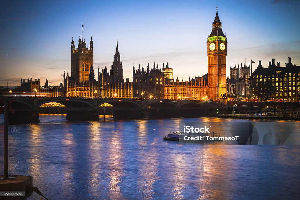 El palacio de Westminster del río Támesis al atardecer - Foto de stock de Abadía libre de derechos