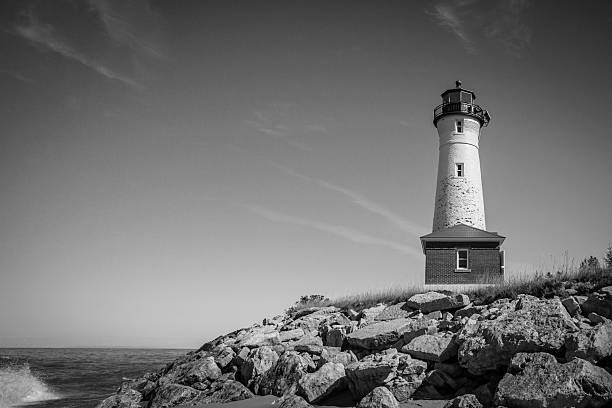istock Vintage Lake Superior Lighthouse 495576438