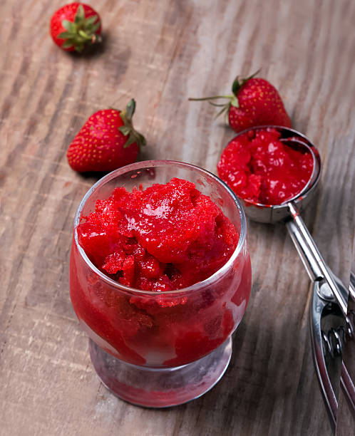 istock Strawberry sorbet 495589697