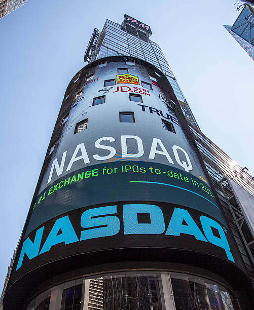 nasdaq 게시판 타임스퀘어 뉴욕 시티 - nasdaq 뉴스 사진 이미지