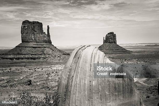 Monument Valley Lejano Oeste Paisaje Usa Landmark Foto de stock y más banco de imágenes de Blanco y negro