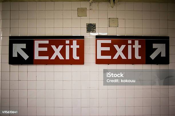 벽 지하철 역 0명에 대한 스톡 사진 및 기타 이미지 - 0명, 거리, 관광