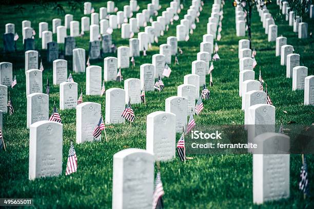 Memorial Day Em Cementery Nacional De Arlington - Fotografias de stock e mais imagens de Cemitério nacional de Arlington - Cemitério nacional de Arlington, Memorial Day americano, Washington DC