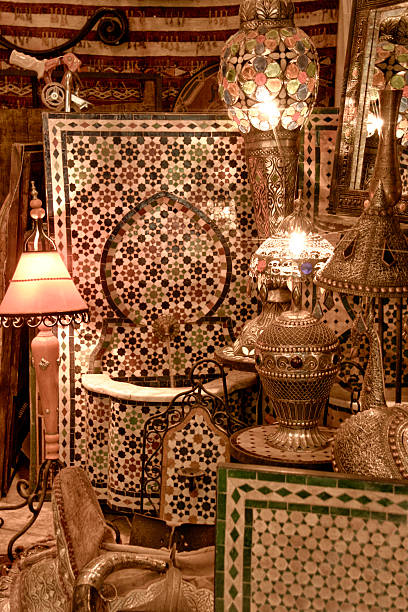 istock Arabic souvenirs shop 495663526