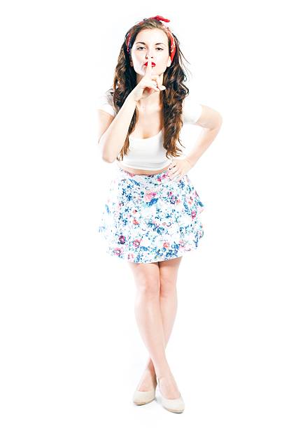 istock Pretty smiling pin up girl posing 495669759