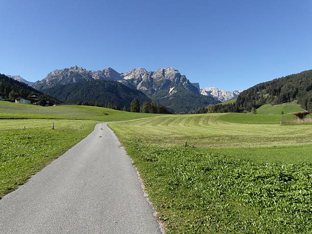 istock Walking To Niederdorf In The Dolomites 495672814