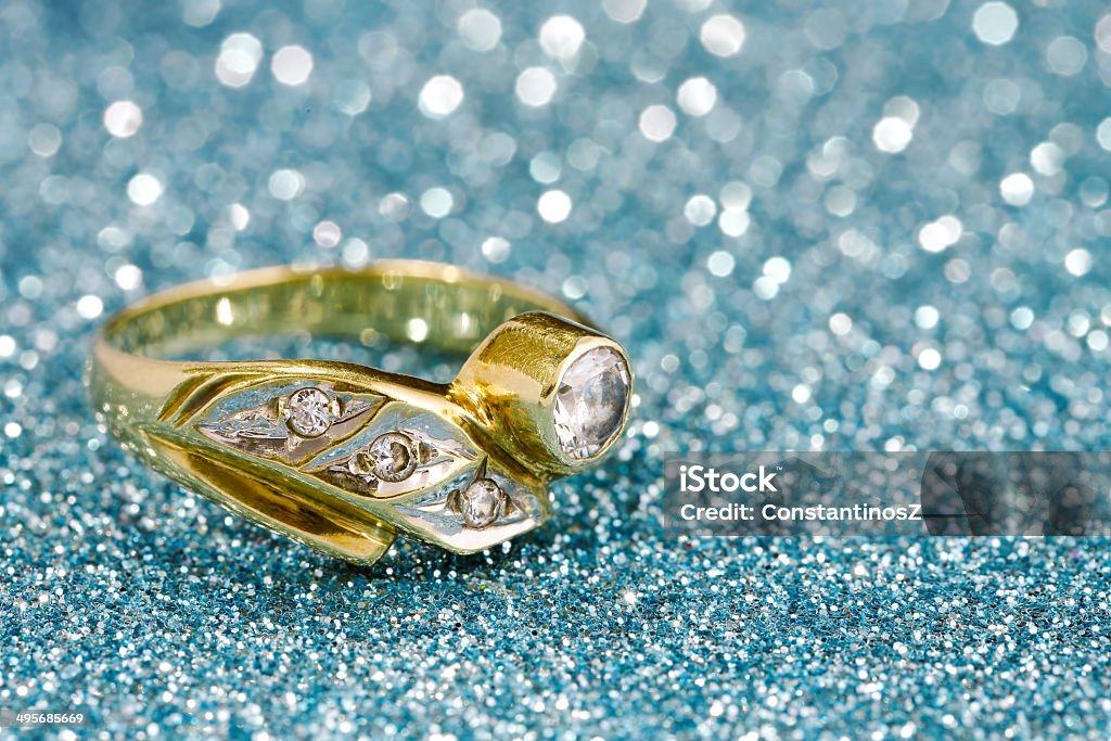gold ring - Lizenzfrei Attraktive Frau Stock-Foto