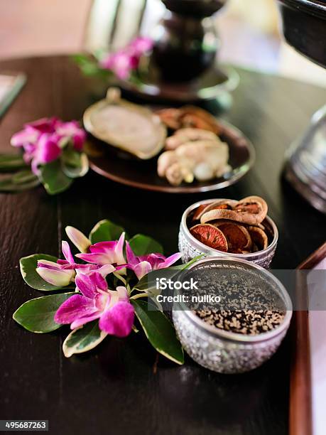 Spa Tailands De Hierbas Foto de stock y más banco de imágenes de Ajo - Ajo, Alimento, Aromaterapia